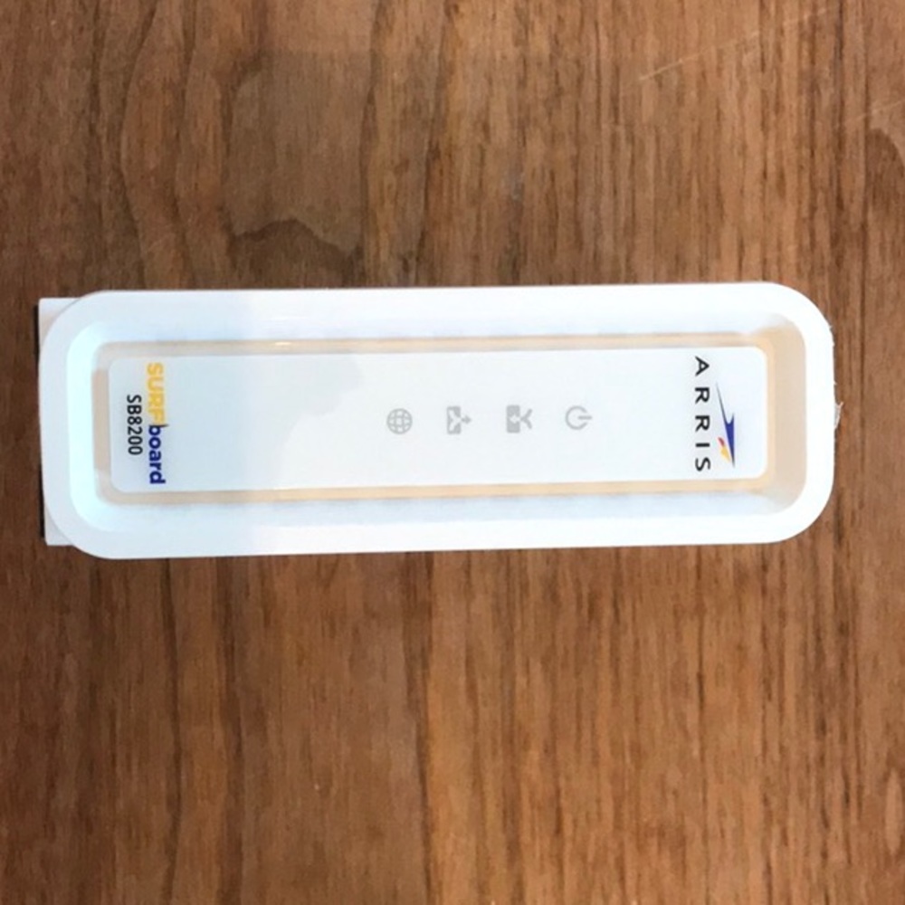 Arris SURFboard SB8200 modem